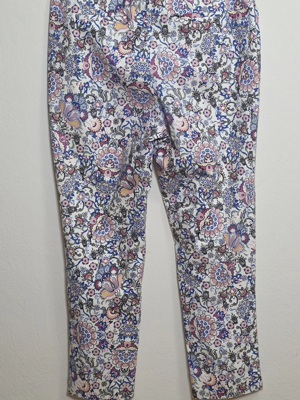 Chico's Floral Paisley Leggings in Pink, Blue & Cream - Picture 2 of 3